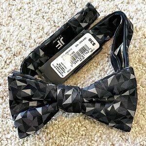 J Ferrar Black Grey Silver Bowtie Bow Tie Woven Adjustable Pre-tied JF MSRP $30